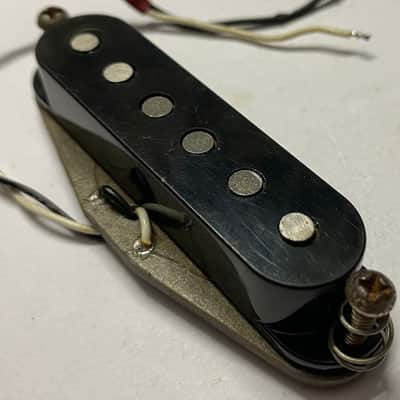 Vintage 1979 Fender USA Stratocaster middle pickup grey bobbin flat poles 5.74k – Original windings image 2