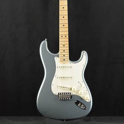 Mint Fender '68 Stratocaster DLX Closet Classic - Aged Blue Ice Metallic image 2