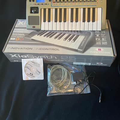 Novation XioSynth 25 10-Voice Synthesizer 2007 - Silver