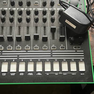 Roland AIRA TR-8 Rhythm Performer Drum Machine 2014 - Present - Black image 3