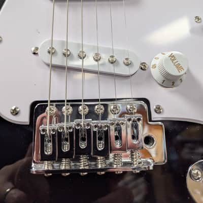 Fender Squier Sonic Stratocaster Electric Guitar – Strat Style – Lightweight – Great Player Polish Ebony black image 5