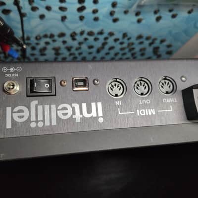 Intellijel 7U 84HP Stealth Black Powered Eurorack Synth Performance Case - Black image 9