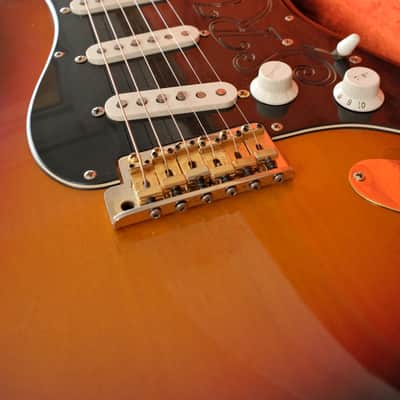 Fender Stevie Ray Vaughan Stratocaster with Pau Ferro Fretboard 2003/04 - 3-Color Sunburst image 5