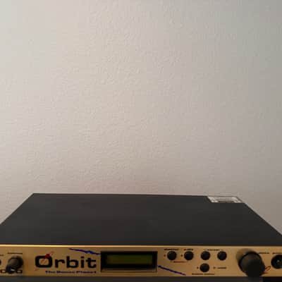 E-MU Systems Orbit 9090 V2 'The Dance Planet' Rackmount 32-Voice Synthesizer 1996 - Yellow