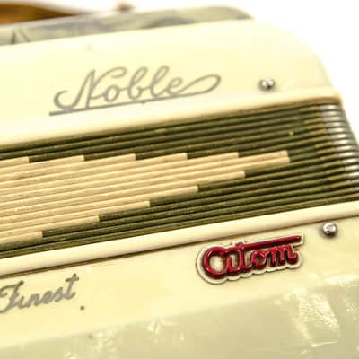 Noble Atom Accordion 1950s Pearloid owned by Billy Corgan Mellon Collie image 4