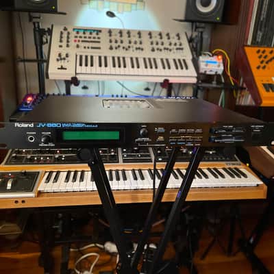 Roland JV-880 w/ PCM1-04 Grand Piano Card & M-256E Memory Card