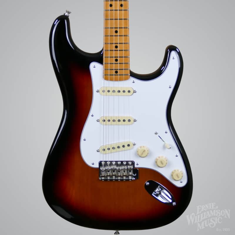 Fender Jimi Hendrix Stratocaster, Maple Fingerboard, 3-Color Sunburst