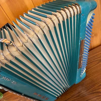 BLUE AND WHITE STRADOBOX PIANO ACCORFION LMM image 3