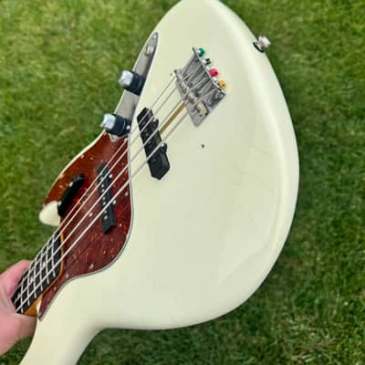 Fender Custom Shop 1961 Jazz Bass Closet Classic Custom Shop 2012 - Artic White Nitro (Relic Checking) image 16