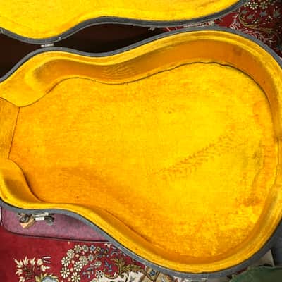 Victoria Dreadnought Hardshell Acoustic Guitar Case Yellow Lined 1960s image 10