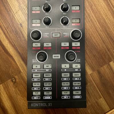 Native Instruments Traktor Kontrol X1 2010s - Black image 3