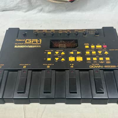 Roland GR-1 Guitar Synthesizer image 3