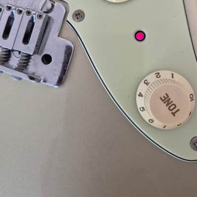 Fender Japan Jazzmaster Champ 1993-1994 - with Built In Speaker and distortion circuit image 10