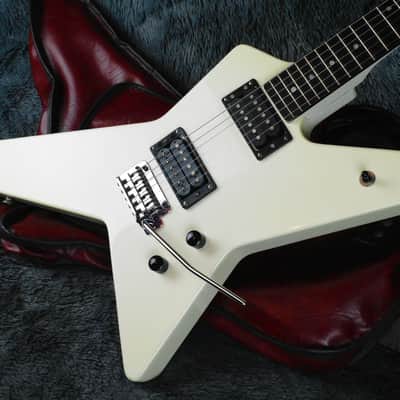 Hurricane Rosa by Morris Star Guitar Type with Gig Bag image 5