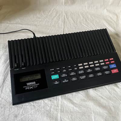 Yamaha RX17 Digital Rhythm Programmer Drum Machine New battery!! w/ power supply