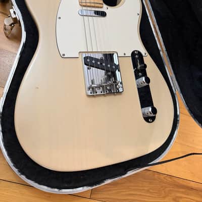 60 Anniversary 2006 Fender Highway One Telecaster with Maple Fretboard - Honey Blonde Transparent image 2