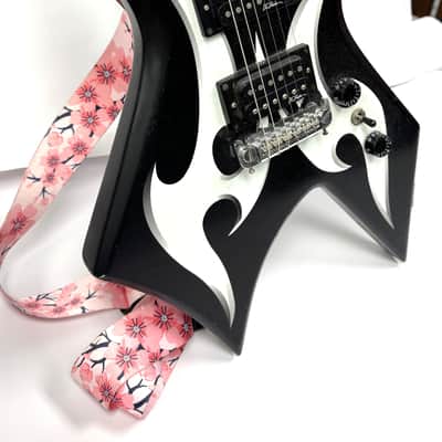 B.C. Rich Warlock - White Tribal image 2
