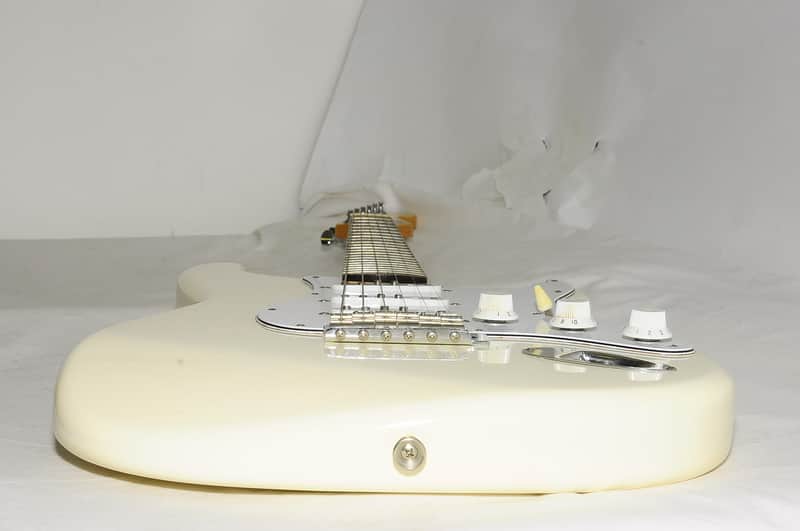 Excellent Fender Japan ST-38 Stratocaster Electric Guitar RefNo