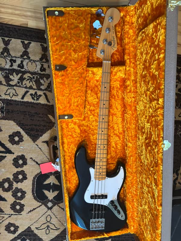 Fender American Standard Jazz Bass with Maple Fretboard 2008 - 2016 - Black image 1