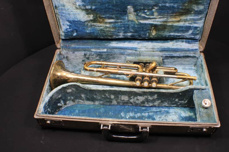 A French Made Selmer K-Model  Bb Trumpet in a Hard Case    2 T image 1