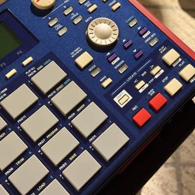 [JJOS2XL] Akai MPC1000 Music Production Center - Blue image 4