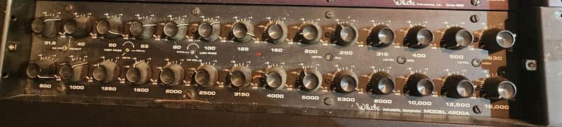 White Instruments 4200A 28-band EQ - 1970s - Black image 1