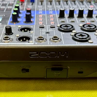 Zoom LiveTrak L-8 Digital Mixer / Recorder image 4