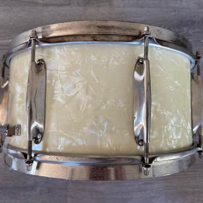 WFL Ludwig 1940s Era Zephyr Lug Snare Drum 7x14 White Marine Pearl image 2