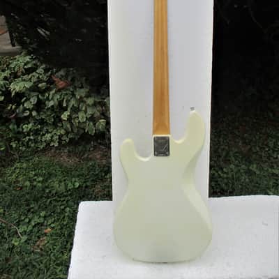 Dean Jammer III Bass Guitar,  1989,  Made In Korea,  34" Scale,  2 Pu's,   White Finish,  Gig Bag image 8