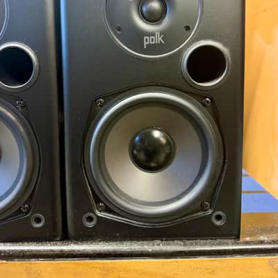 Polk Audio T15 Black 2-Way 100W Pair of Bookshelf Speakers; Tested image 3