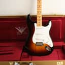 Fender Custom Shop Limited Edition 70th Anniversary 1954 Stratocaster NOS 1-Piece Quartersawn Maple Neck Fingerboard Wide-Fade 2-Color Sunburst XN5508