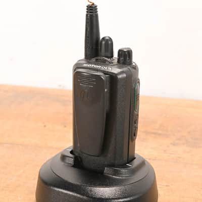 Motorola CP185 Portable Two-Way Radio with PMLN5228A Charger CG01WGD image 7