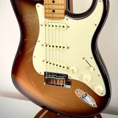 Fender American Ultra Stratocaster with Maple Fretboard 2024 - Mocha Burst image 3