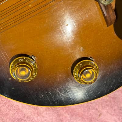 1959 Gibson EM-200 Florentine Electric Mandolin sunburst image 9