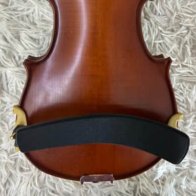 Stradella MV-1411 1/2-Size Violin Outfit –  Case, Bow & Shoulder Rest included image 6