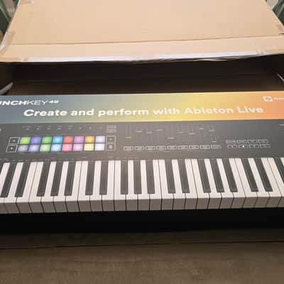 Novation Launchkey 49 MKIII MIDI Keyboard Controller 2020 - Present - Digital Deck Cover Included