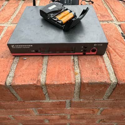Sennheiser EW 100 G3 Cardioid Microphone Wireless System - Band A (516-558 MHz) 2010s - Black image 6