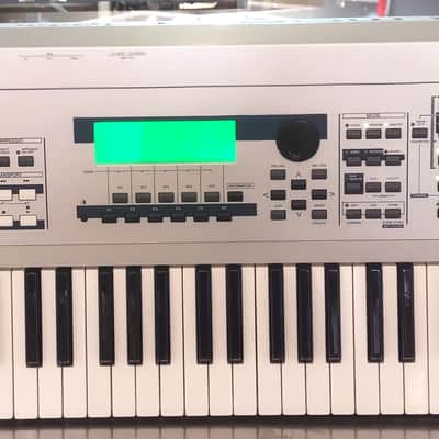 YAMAHA MO6 1990-2026 - GREY