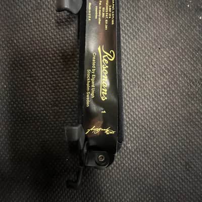 Resonans Low 1/4 Violin Shoulder Rest Black Velvet image 1