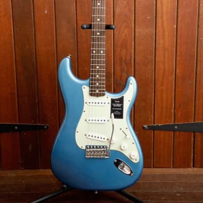 Fender Limited Edition Road Worn '60s Stratocaster Lake Placid Blue Electric Guitar image 2