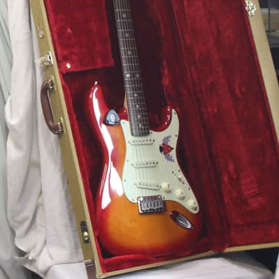 Squier Standard Stratocaster 2006 with Rosewood Fretboard in HS Case - Cherry Sunburst image 17