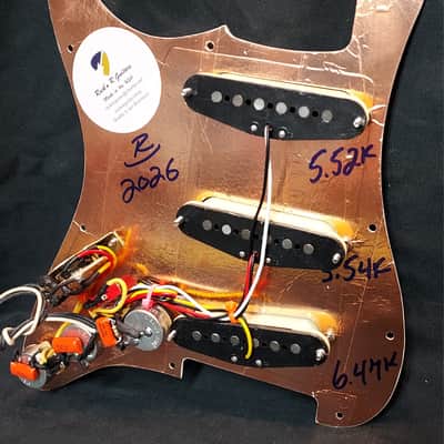 Rock'n R Guitars Loaded SSS for Strat Pickguard W/GM Alnico 5 62z's & Mods 2026 - Aged Pearl image 2