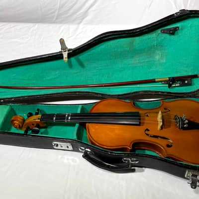Cremona 4/4 Violin with Case, Bow, and Accessories - 1982 image 1