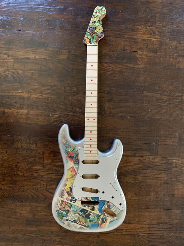 Fender Stratocaster 2020 Comic book silver burst image 1