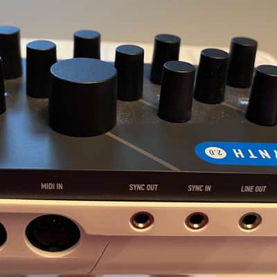 Modal Electronics CRAFT synth 2.0 Monophonic Virtual Analogue Wavetable Synthesizer 2018 - 2020 - White image 2