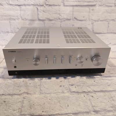 Yamaha R-N800A Stereo Network Audio Receiver - Black image 1