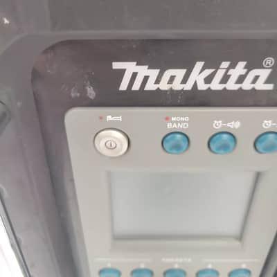 Makita BMR100 Work Radio image 12