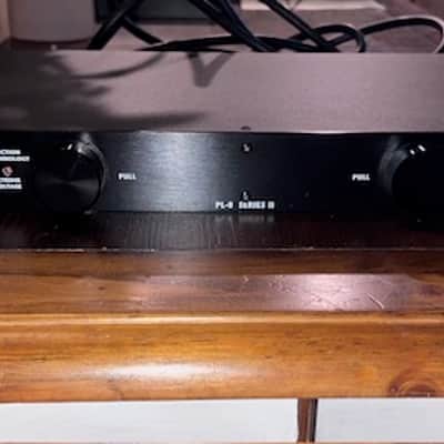Furman PL-8 Series II Power Conditioner - 8 Outlets, W/ Lights image 4