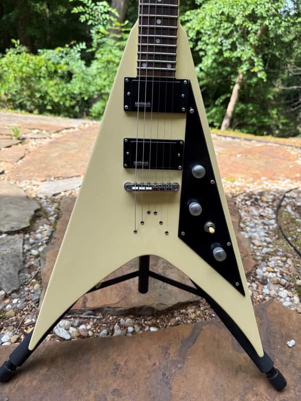 Douglas Fulcrum Pro 2012 - Flying V Guitar White image 1