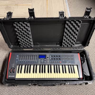 Novation Impulse 49 MIDI Keyboard Controller w/ SKB 3I-3614-TKBD 49-Key Flight Case